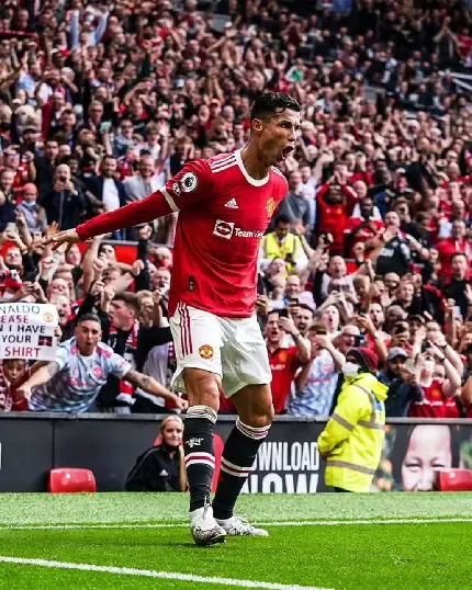  عکس رونالدو با جام