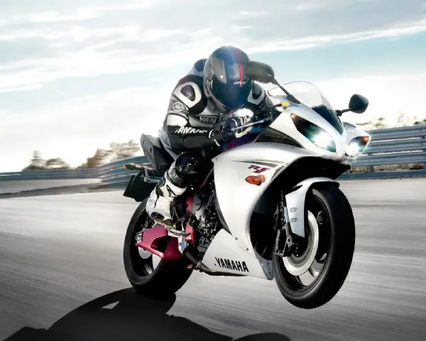  عکس موتور سنگین ۱۰۰۰