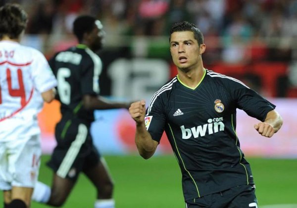 عکس لباس رونالدو در رئال مادرید مشکی