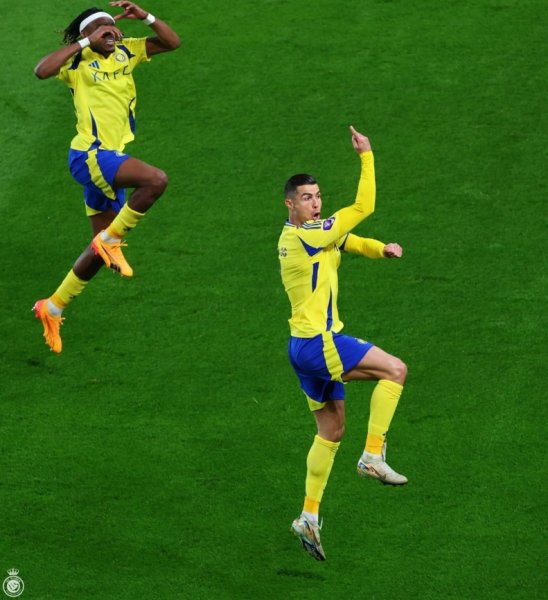  عکس رونالدو امضا