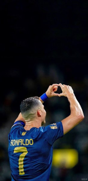  عکس رونالدو با لباس استقلال