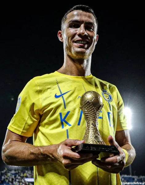  30 عکس رونالدو با جام جهانی