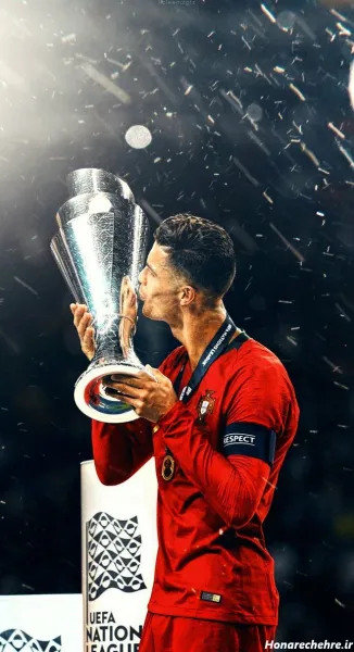 10 عکس رونالدو با جام یورو