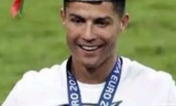  10 عکس رونالدو با جام یورو