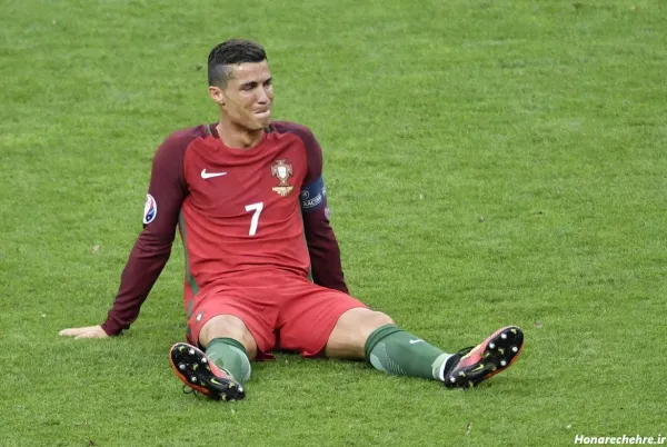  10 عکس رونالدو با جام یورو