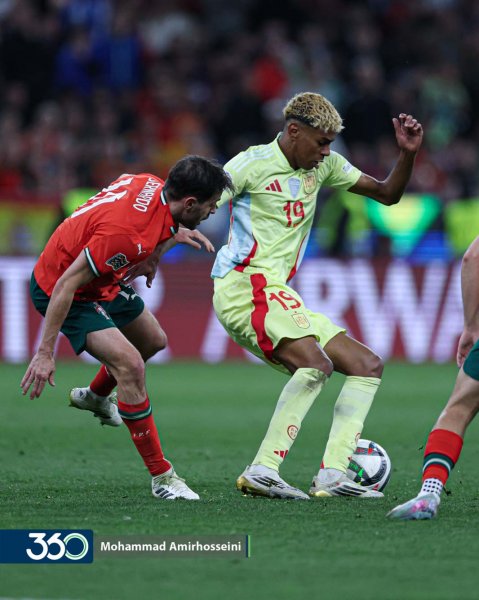  عکس رونالدو با جام لیگ ملت ها