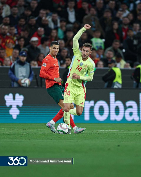  عکس رونالدو با جام لیگ ملت ها