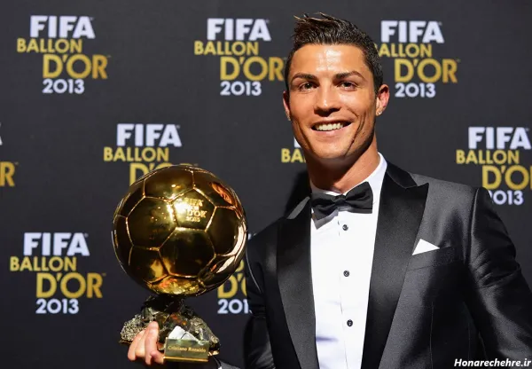  عکس رونالدو توپ طلا