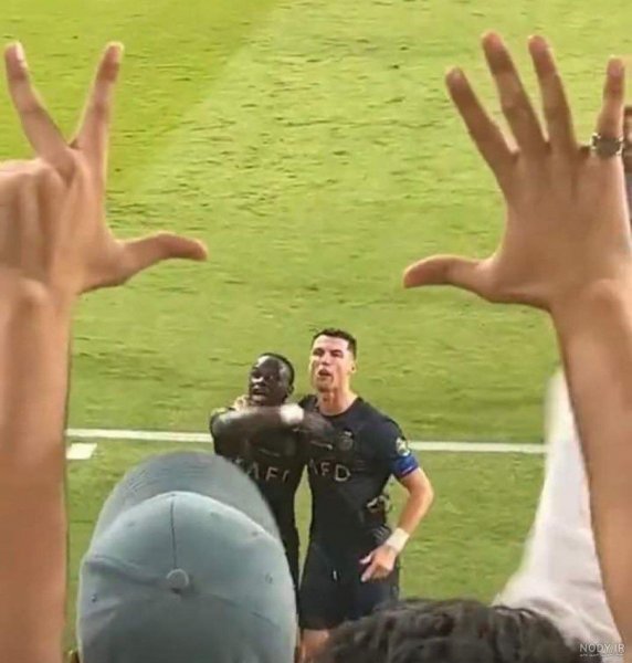  عکس رونالدو با توپ طلا برای پروفایل