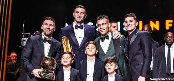  عکس رونالدو با توپ طلا برای پروفایل