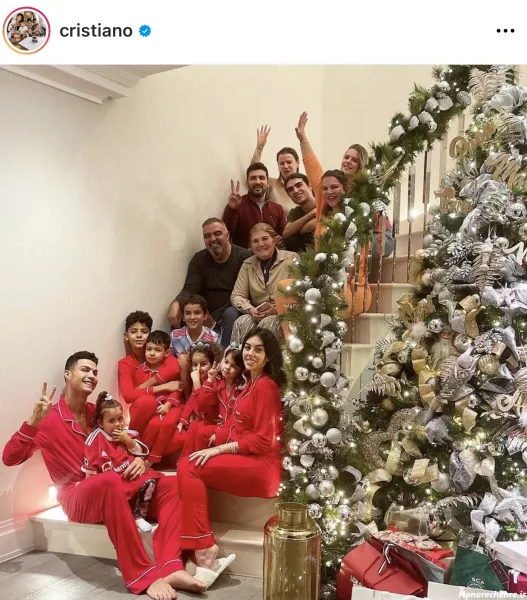  عکس لباس رونالدو و زنش در تخت خواب