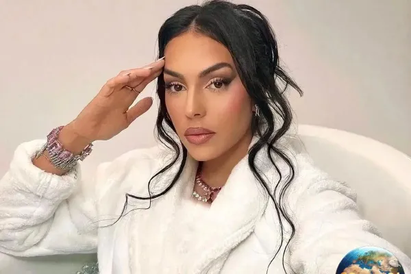 عکس رونالدو و همسرش در استخر