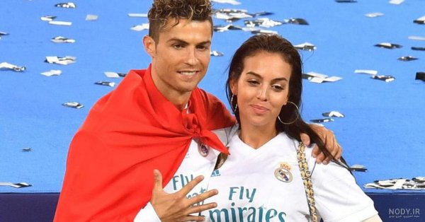  عکس بوسیدن رونالدو و همسرش