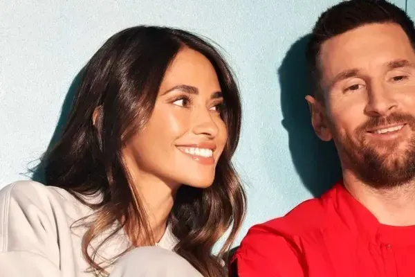 مسی و همسرش در خانه