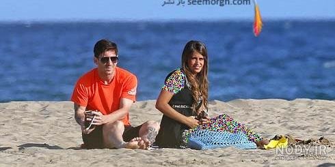  عکس استراحت لیونل مسی و همسرش آنتونلا در ساحل بارسلونا