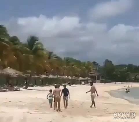  عکس استراحت لیونل مسی و همسرش آنتونلا در ساحل بارسلونا