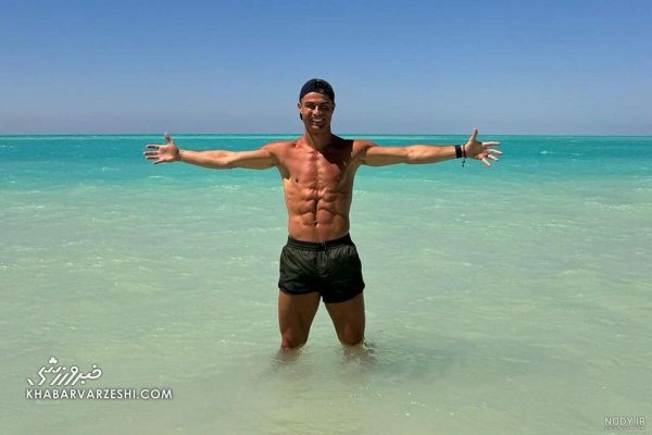  عکس استراحت لیونل مسی و همسرش آنتونلا در ساحل بارسلونا