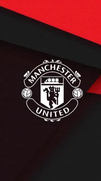  28 عکس رونالدو در منچستر یونایتد با جام