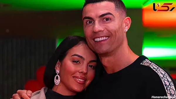  17 عکس رونالدو و زنش در استخر