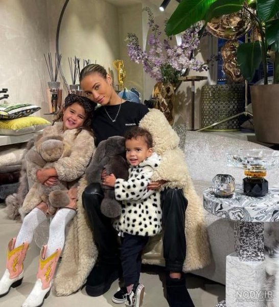  عکس امباپه و همسرش در استخر