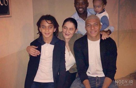  عکس امباپه و همسرش در استخر