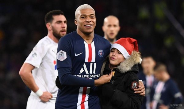  عکس امباپه و همسرش و فرزندش