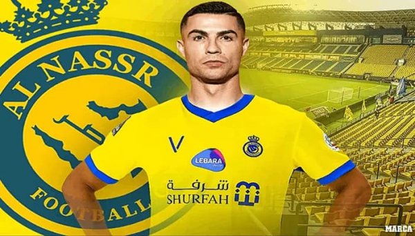  عکس رونالدو در النصر با لباس آبی