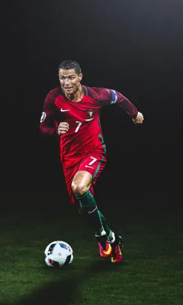  عکس رونالدو در النصر با لباس آبی