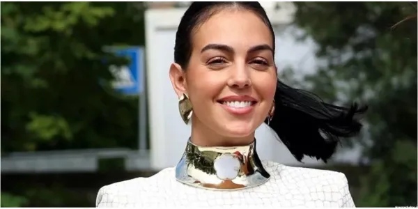  عکس جورجینا در استخر با رونالدو