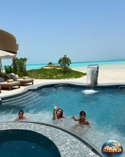  عکس جورجینا در استخر با رونالدو