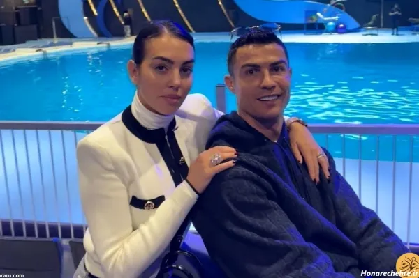  28 عکس جورجینا در استخر