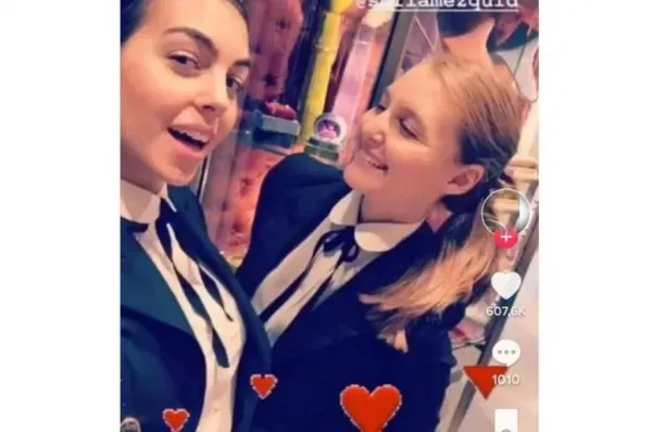 عکس رونالدو و جورجینا در استخر