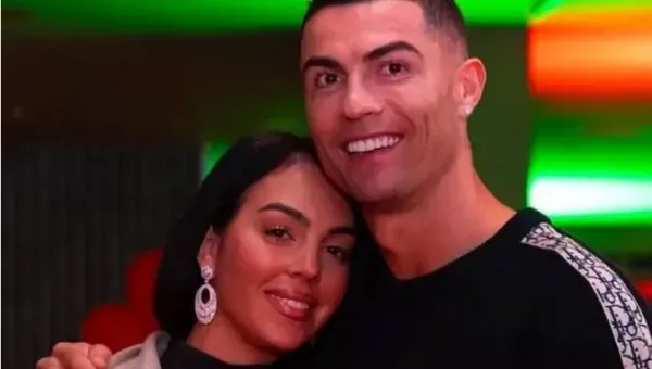  عکس جورجینا-در-استخر سکسی