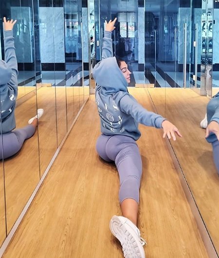 عکس جورجینا در باشگاه