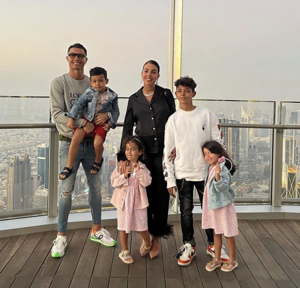 عکس جورجینا با آرایش