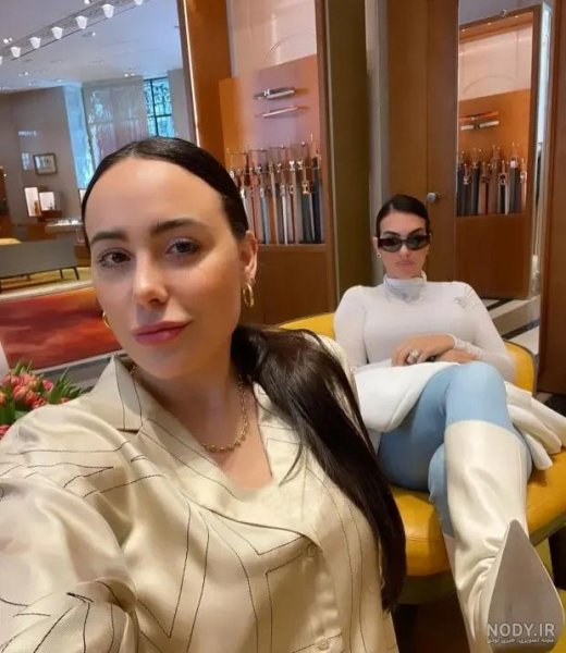  عکس جورجینا برای پروفایل