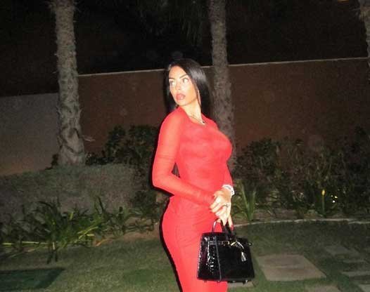 لباس عکس رونالدو و زنش در تخت خواب