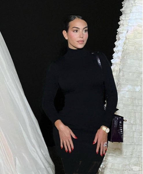 لباس عکس رونالدو و زنش در تخت خواب