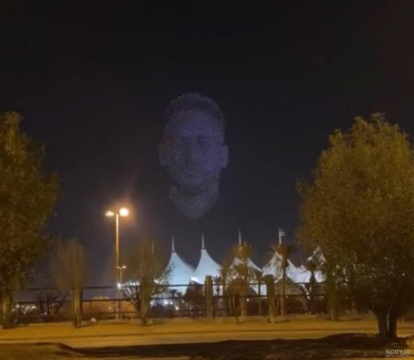  عکس نیمار و همسرش در استخر