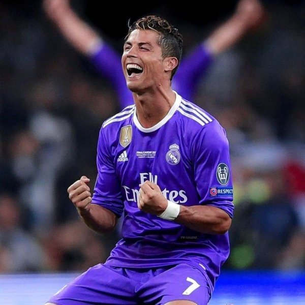  32 عکس رونالدو با کیفیت 4k