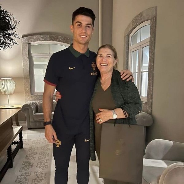  32 عکس رونالدو با کیفیت 4k