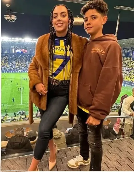  28 عکس پاهای جورجینا رودریگز