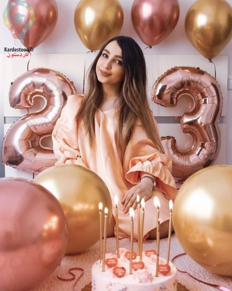  45 ژست عکس تولد با کیک