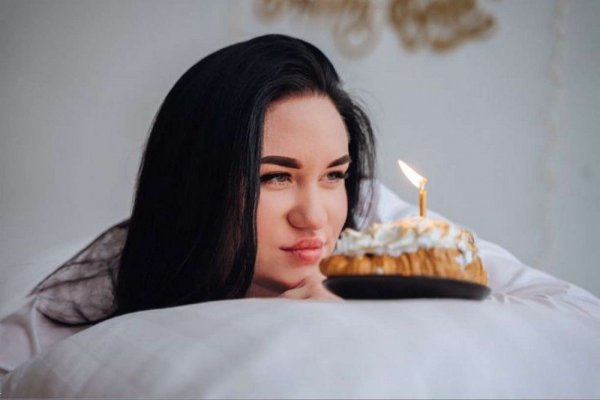  عکس تولد با کروسان و گل