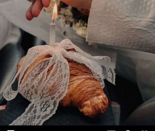  عکس تولد با کیک کروسان