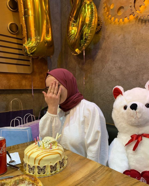  ایده عکس تولد در کافه