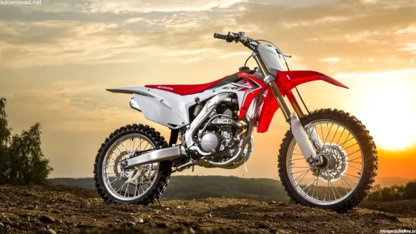 ژست عکاسی با موتور کراس