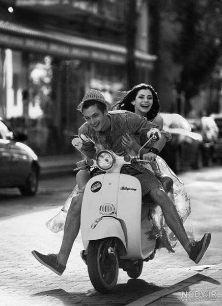  ژست عکاسی با موتور دونفره