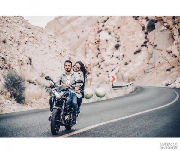  ژست عکاسی با موتور دونفره