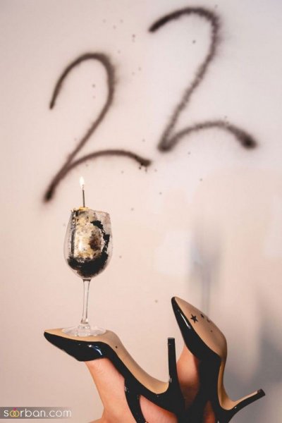 ژست عکس تولد بدون چهره در خانه